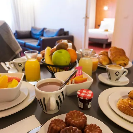 Cerise Bordeaux Aeroport Готель Мериньяк