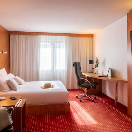 Cerise Bordeaux Aeroport 3*