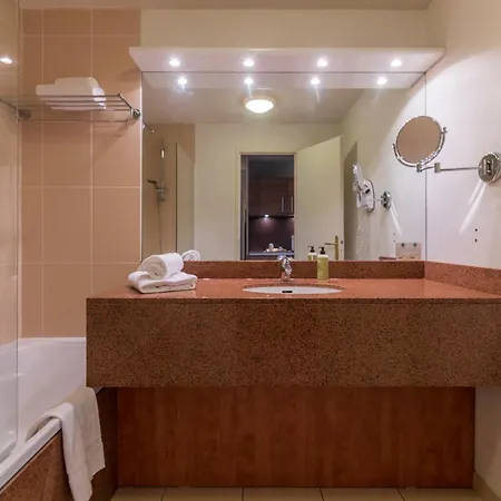 酒店 Cerise Bordeaux Aeroport 3*