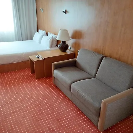 Cerise Bordeaux Aéroport 3*