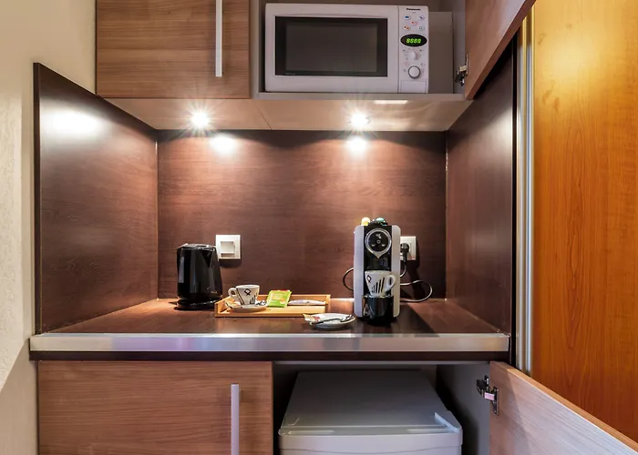 Hotel Cerise Bordeaux Aeroport 3*