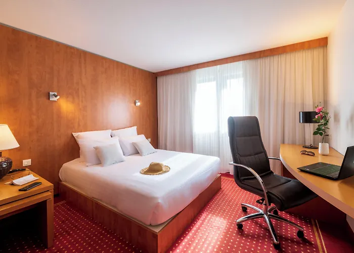 Cerise Bordeaux Aeroport 3* Mérignac