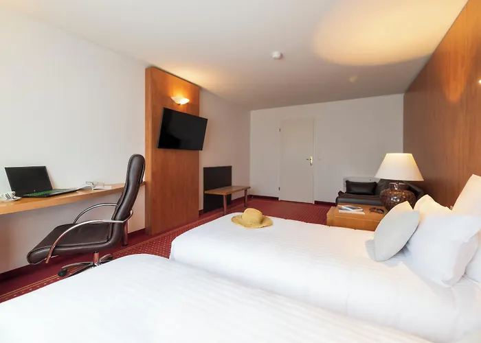 Hotel Cerise Bordeaux Aeroport