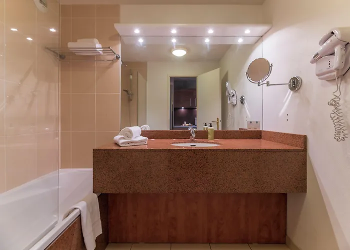 Cerise Bordeaux Aeroport Mérignac