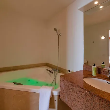 Aparthotel Cerise Bordeaux Aeroport *