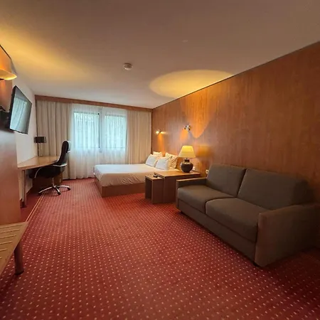 Cerise Bordeaux Aeroport Aparthotel